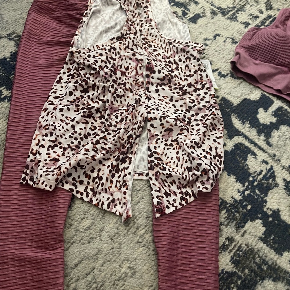 Cute workout bundle - Picture 2 of 6